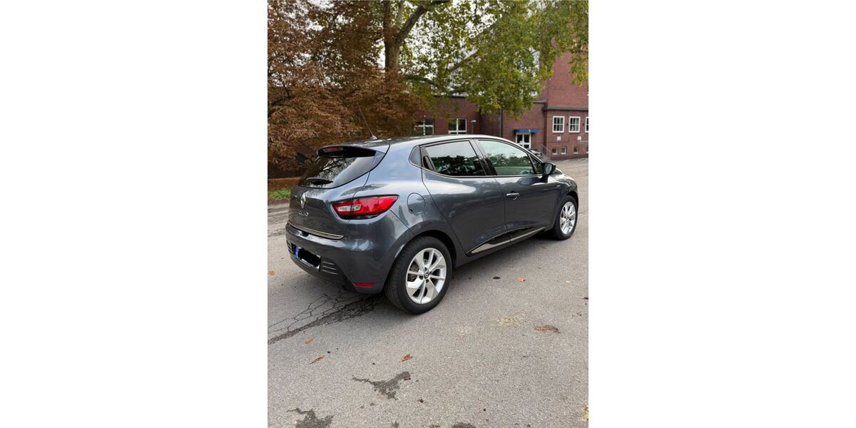Renault Clio 102.000 km 9.000 &euro; Frankfurt 60314