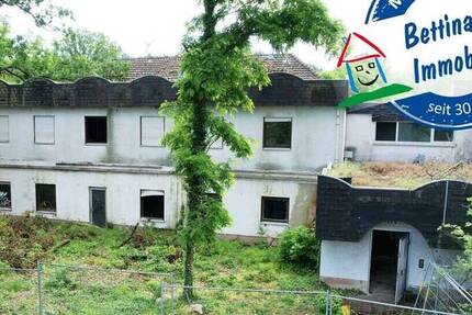 DIETZ: Gebäude mit vielen Nutzungsmöglichk.: Event-Location, Vergnügungsstätte, Wohnungen oder Büro zimmer