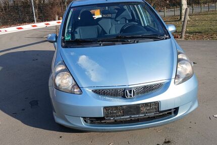 Honda Jazz 151.000 km 1.950 &euro; Frankfurt 60326