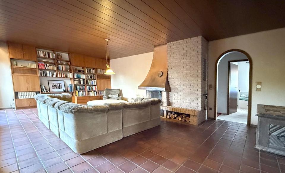 Einfamilienhaus Hochheim am Main - 12 Zimmer, 263 m&sup2;, 850.000&euro; | Angebot:26581793