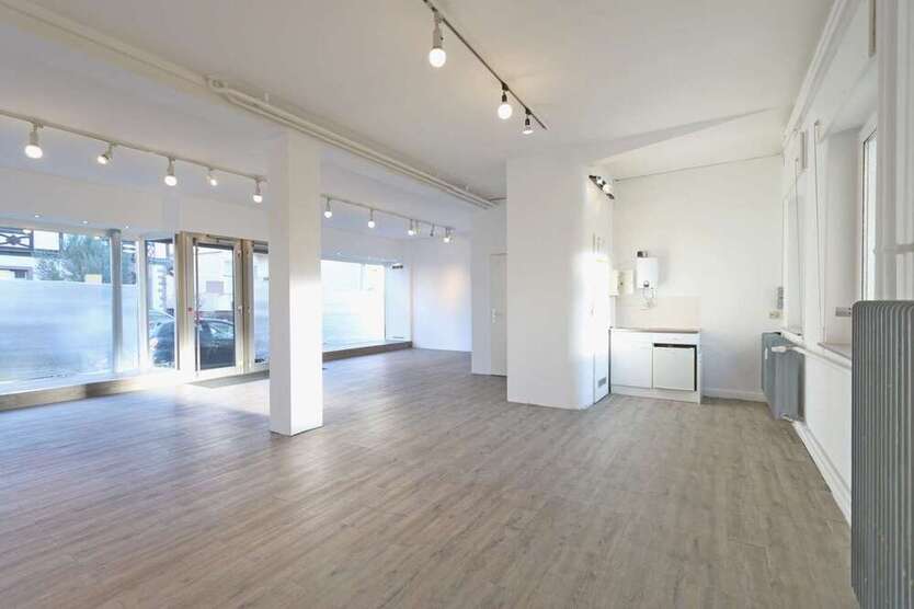 Einzelhandel in Hofheim 249.000 € 68.78 m²
