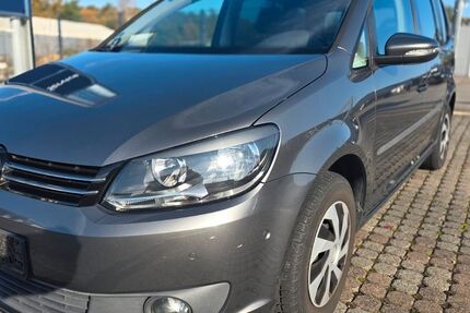 VW Touran 134.400 km 6.900 &euro; Kleinostheim 63801