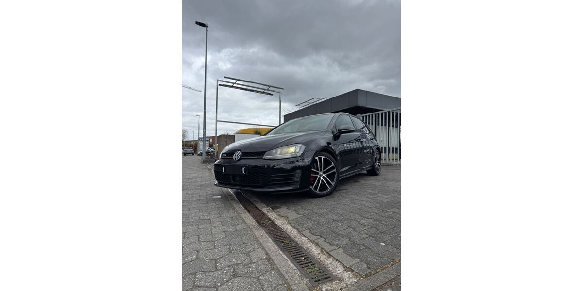 VW Golf 220.000 km 12.900 &euro; Frankfurt am Main 60069