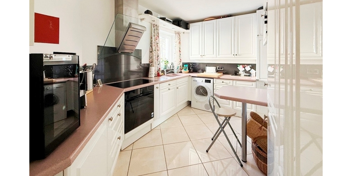 Hochwertige 3-Zimmer-Wohnung mit zwei Balkonen in begehrter Lage von Frankfurt-Sachsenhausen - Etagenwohnung Frankfurt Oberrad | Angebot:24762533