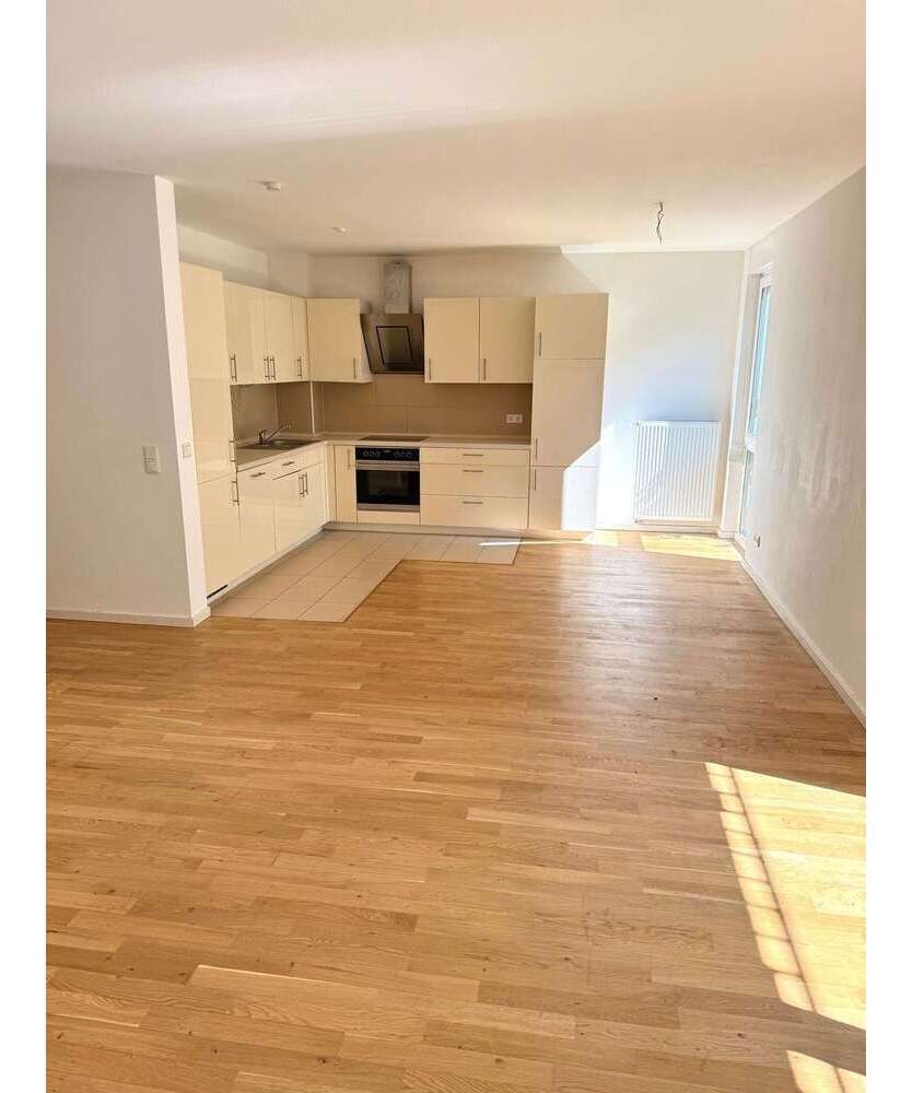 Wohnung zum Mieten in Frankfurt am Main 1.050 € 83 m²