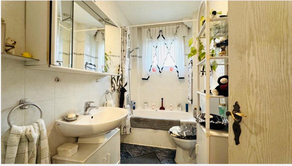 Helle 3 bis 4 Zimmer Wohnung in Top Lage 3 zimmer