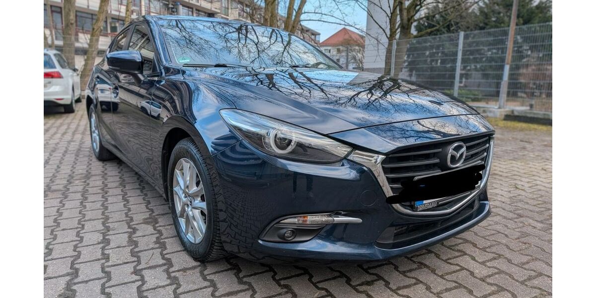 Mazda 3 122.379 km 11.590 &euro; Frankfurt 60320