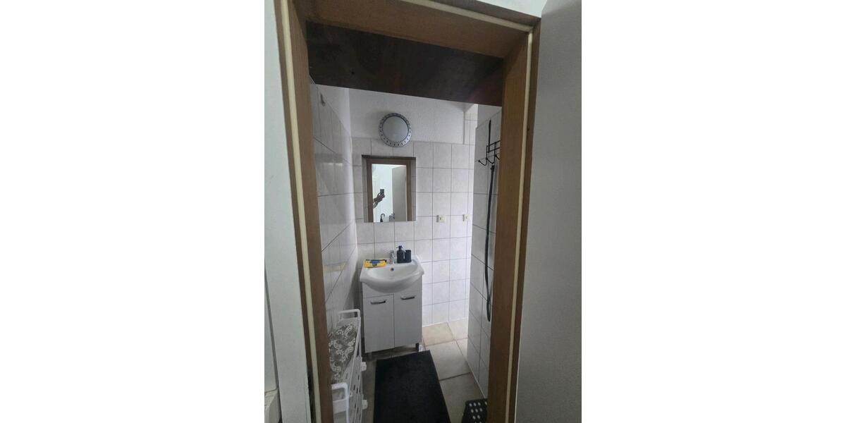 Hochparterre Frankfurt am Main Nied - 1 Zimmer, 14 m&sup2;, 615&euro; | Angebot:26416301