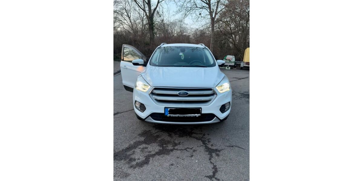 Ford Kuga 261.251 km 10.000 &euro; Frankfurt am Main 60389
