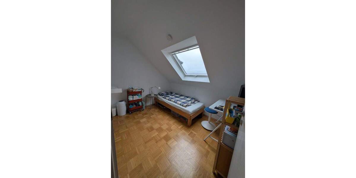 Attraktive 3,5 Zimmer Galeriewohnung mit Südbalkon & 2 Stellplätzen 3 zimmer