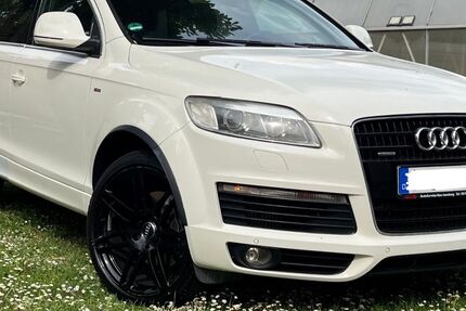 Audi Q7 327.000 km 8.900 &euro; Offenbach 63075