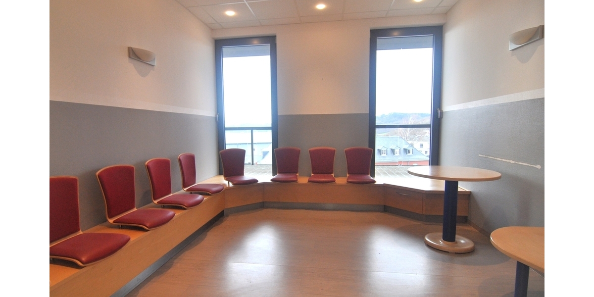 Praxis- oder Bürofläche mit Penthouse-Feeling im modernen Ärztehaus - Gewerbeobjekt Königstein | Angebot:26975149