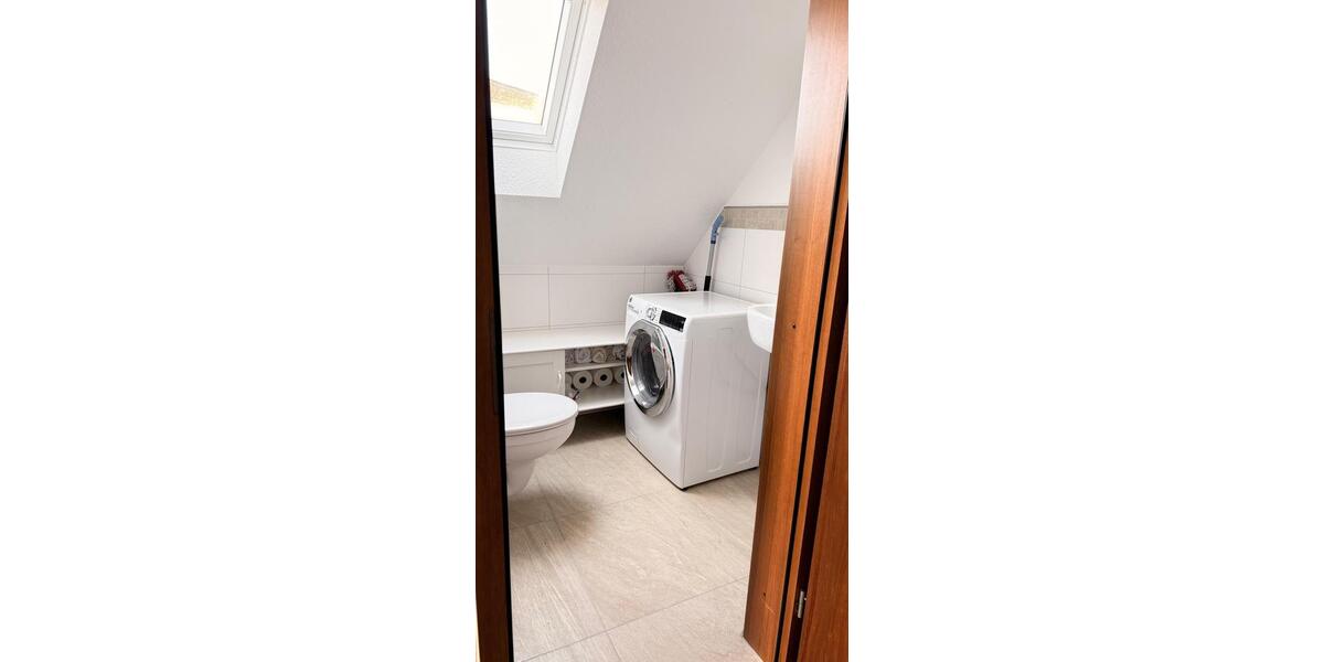 Dachgeschoßwohnung Frankfurt am Main Innenstadt 3 - 2 Zimmer, 75 m&sup2;, 900&euro; | Angebot:26440507