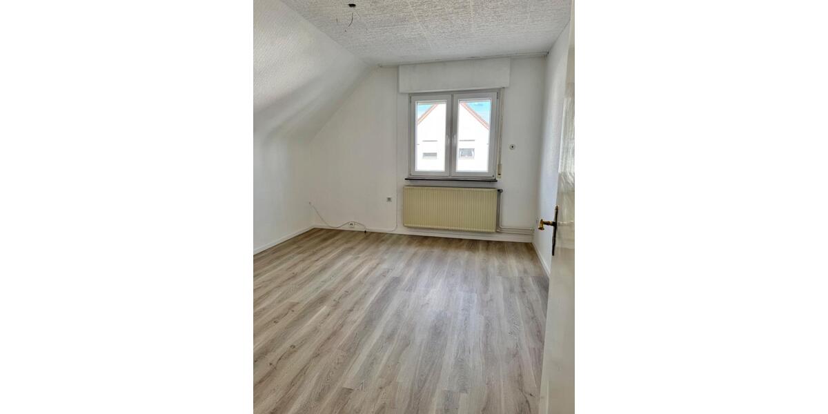 Etagenwohnung Rodgau - 4 Zimmer, 87 m&sup2;, 1.250&euro; | Angebot:26412898
