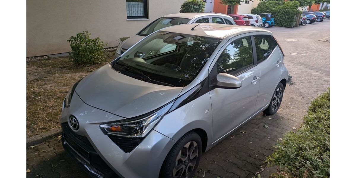 Toyota Aygo (X) 9.633 km 11.999 &euro; Oberursel 61440