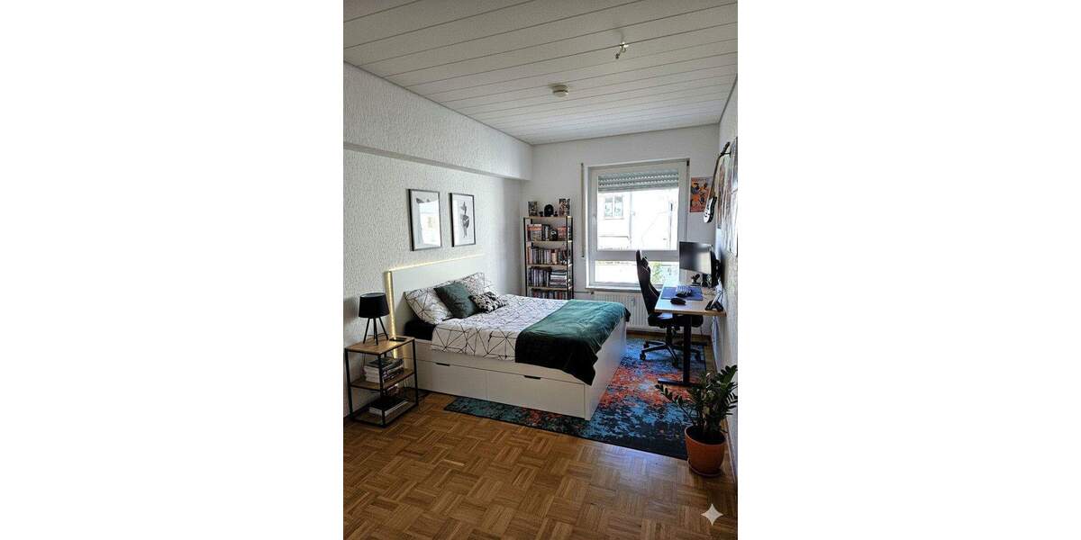 Balkon, EBK & Parkplatz zentral 3 zimmer