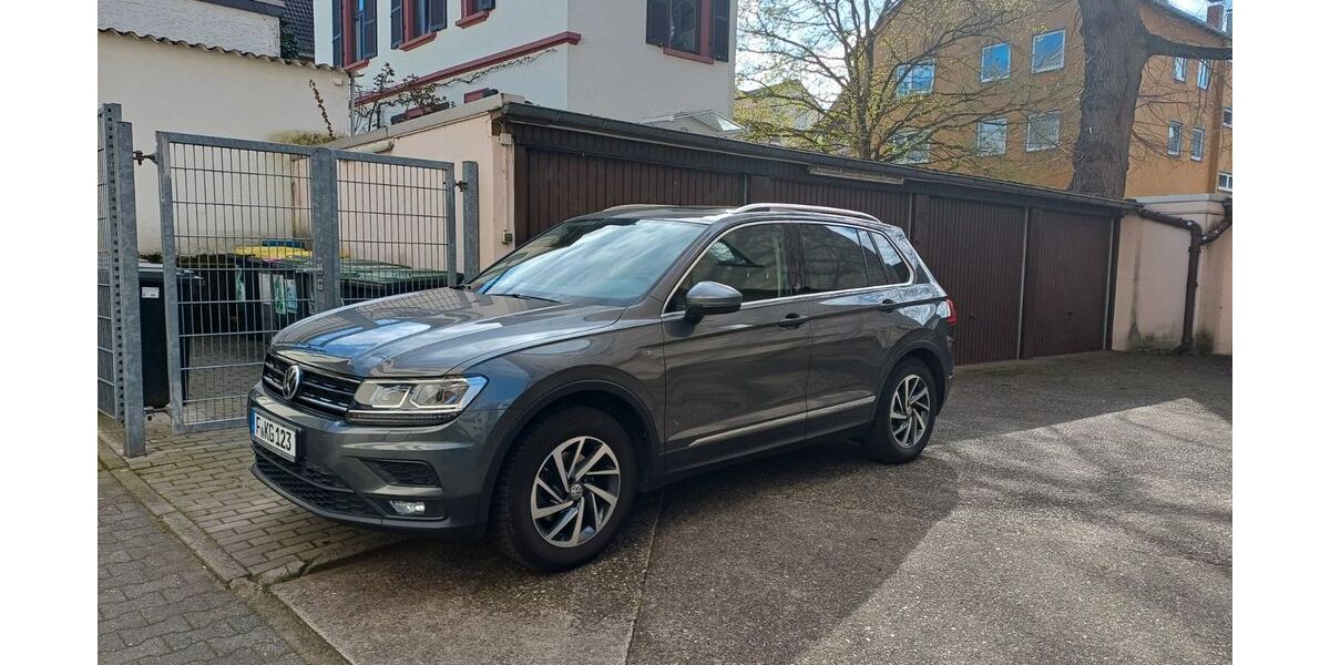 VW Tiguan 85.700 km 17.700 &euro; Frankfurt 60599