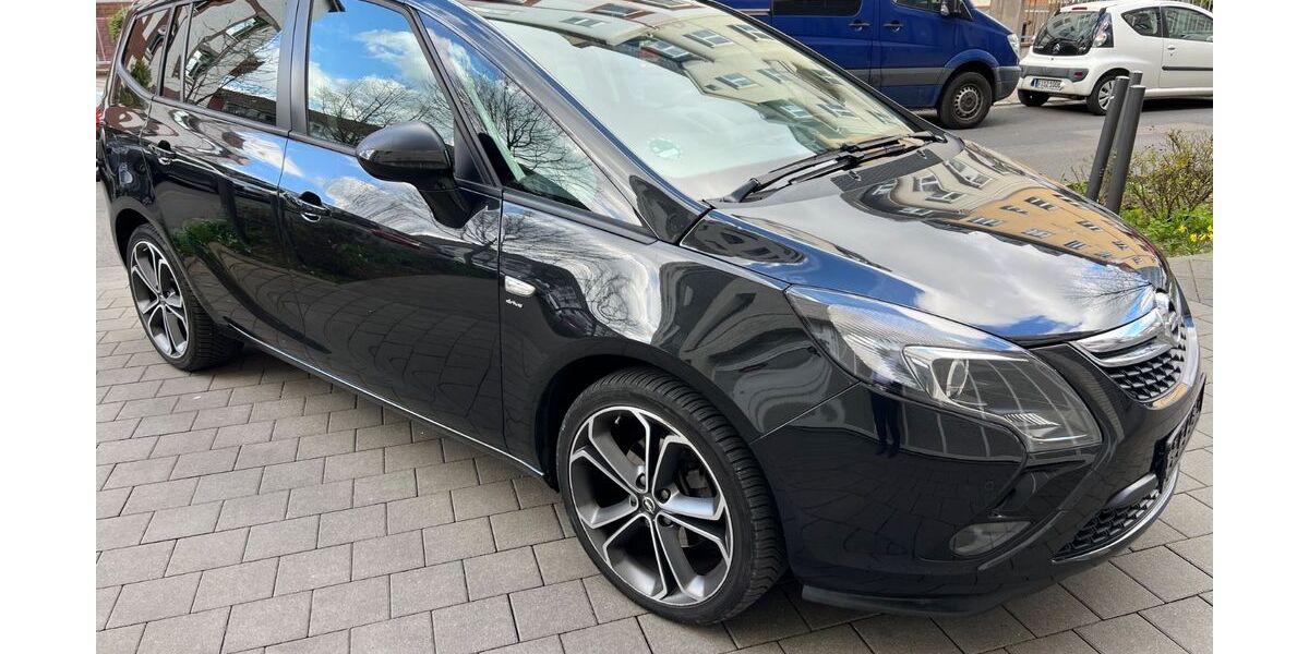 Opel Zafira Tourer 86.000 km 10.600 &euro; Frankfurt 60326