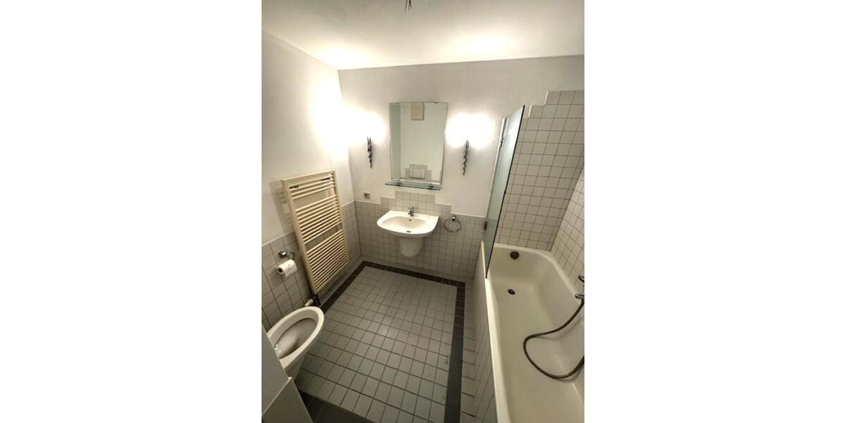 Gemütliche 2 Zimmer Wohnung mit Aufzug ,EBK und Balkon 2 zimmer