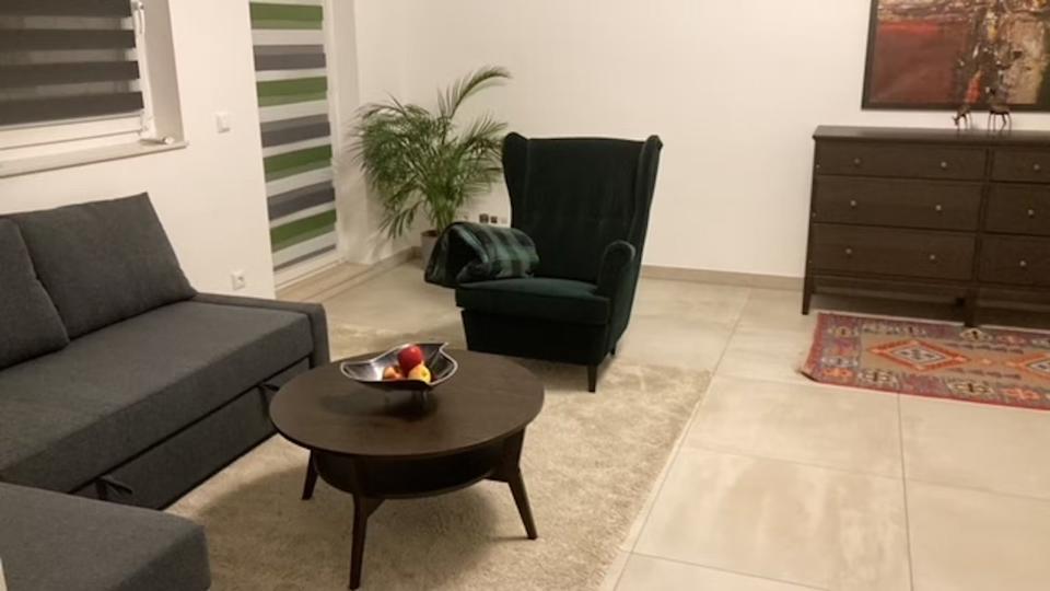 Geschmackvoll eingerichtete 2-Zimmer-Wohnung mit Terrasse sowie m 2 zimmer