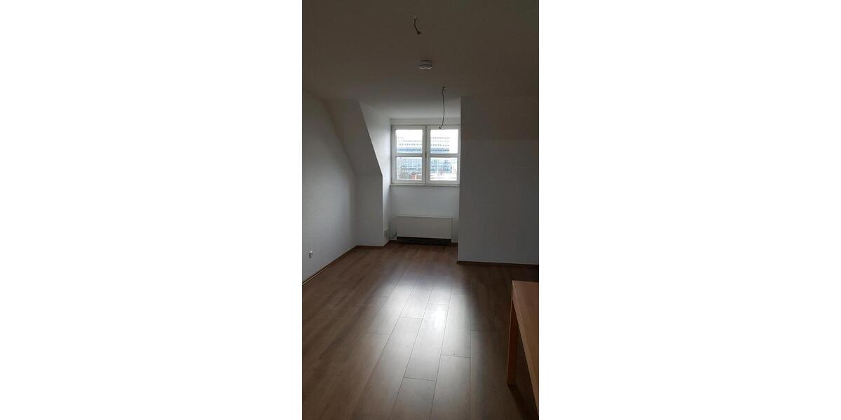 Dachgeschoßwohnung Frankfurt am Main Niederrad - 2 Zimmer, 80 m&sup2;, 1.190&euro; | Angebot:26283677