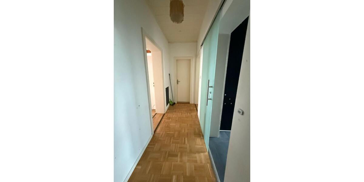 Etagenwohnung Frankfurt am Main Bornheim - 4 Zimmer, 100 m&sup2;, 900&euro; | Angebot:26102123