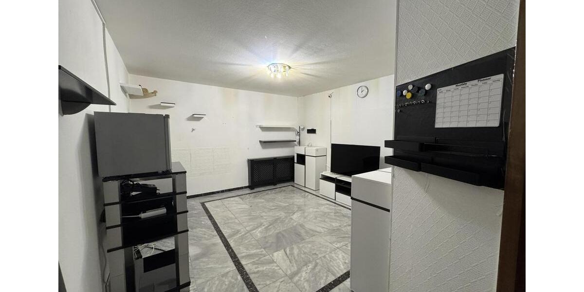 Möblierte 3-Zimmer-Wohnung (90 m²) mit Balkon, Klima & EBK – Nähe EZB 3 zimmer