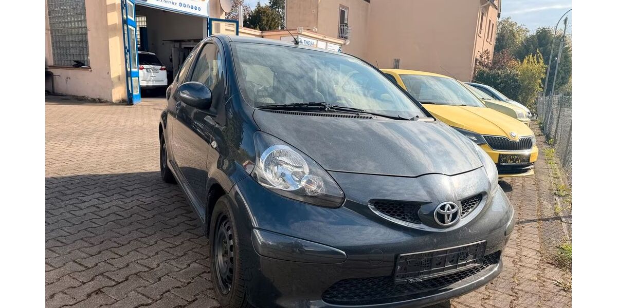 Toyota Aygo (X) 118.990 km 3.299 &euro; Rosbach 61191