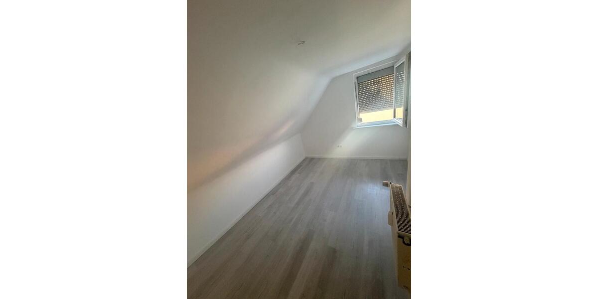 Reihenhaus Ronneburg - 4 Zimmer, 152 m&sup2;, 1.900&euro; | Angebot:25367731