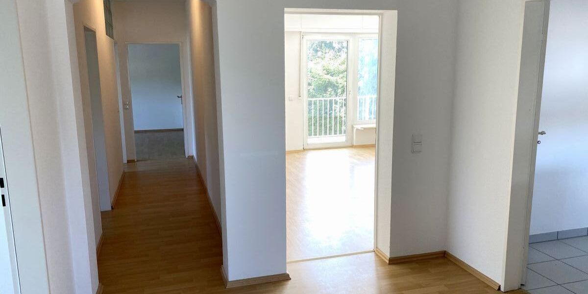 **RESERVIERT** Attraktives großzügiges Zweifamilienhaus im Bauhausstil in Darmstadt-Arheilgen - Zweifamilienhaus Darmstadt-Arheilgen Darmstadt/Vororte | Angebot:25099546