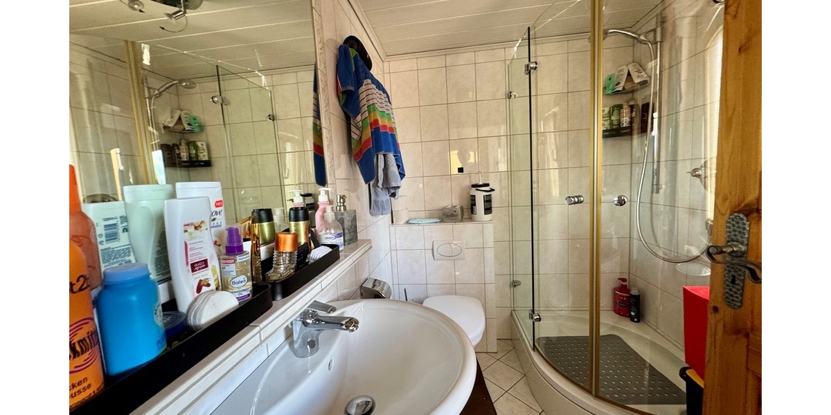 Kelkheim - Ruppertshain: Kapitalanlage! Vermietetes Einfamilienhaus in Ruhelage! 7 zimmer