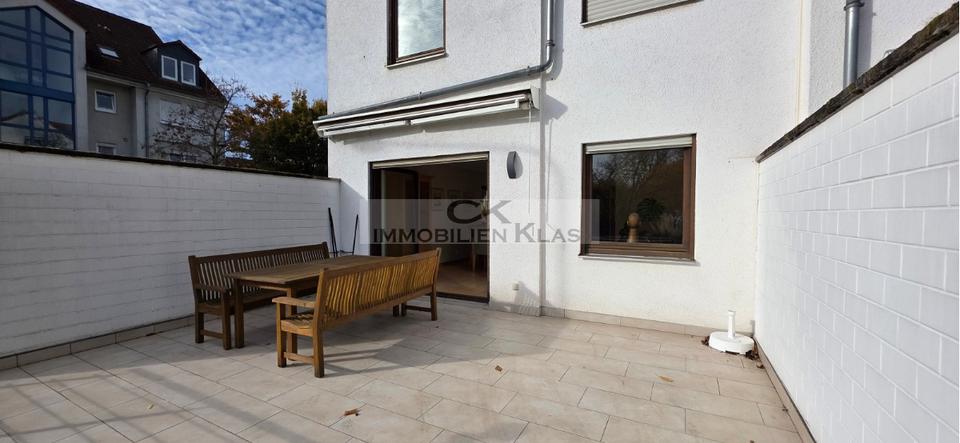 Reihenhaus Frankfurt am Main Nord-West - 6 Zimmer, 174 m&sup2;, 2.790&euro; | Angebot:25760151