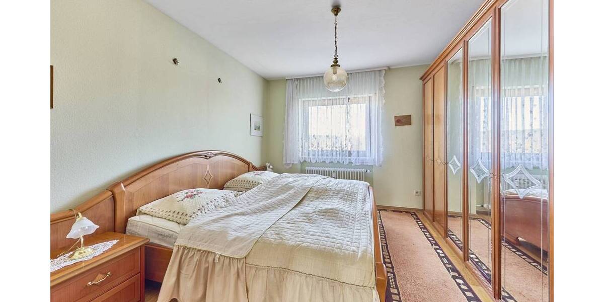 Gepflegte Eigentumswohnung mit Balkon & Garage in Rödermark - Voll möbliert! 3 zimmer