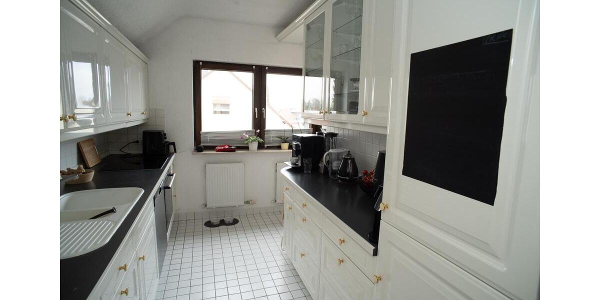 Dachgeschoßwohnung Münster (Hessen) - 4 Zimmer, 120 m&sup2;, 1.200&euro; | Angebot:25376343