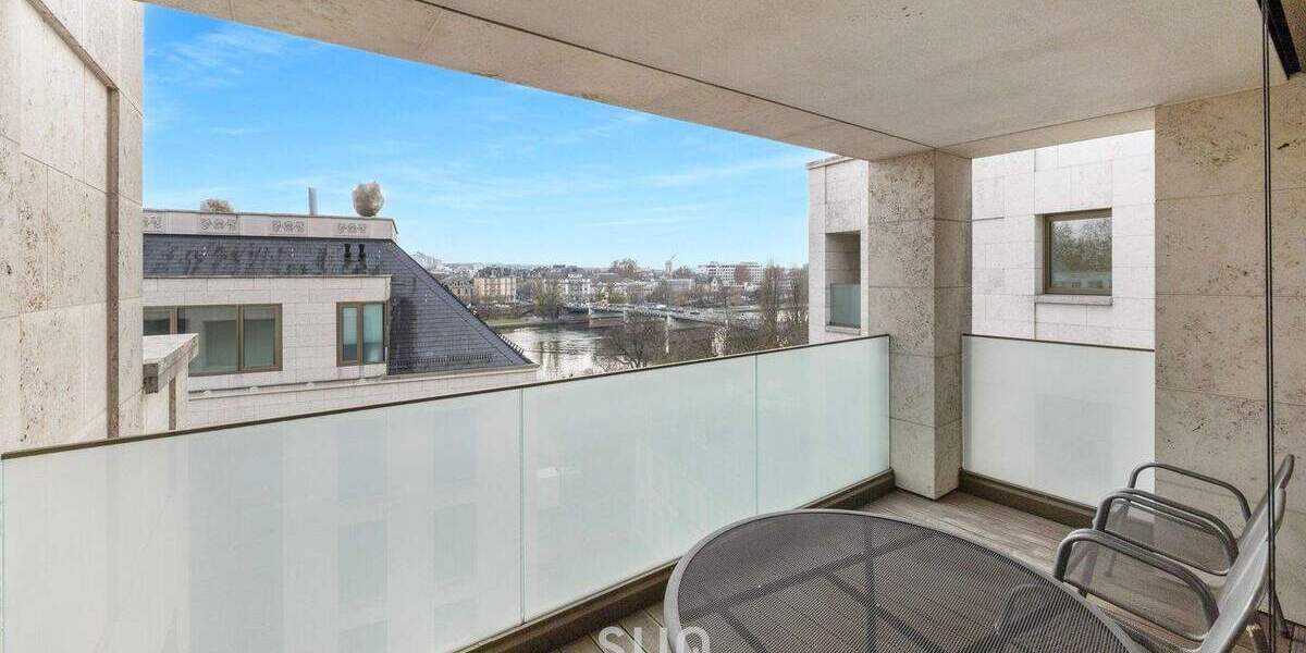 ***Ihr neues Zuhause am Mainufer***Exklusive 3-Zi. Luxuswohnung mit 2 Bädern & 2 Balkonen 3 zimmer