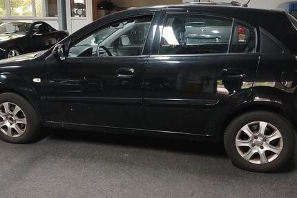 Kia Rio 198.000 km 1.999 &euro; Rüsselsheim 65428
