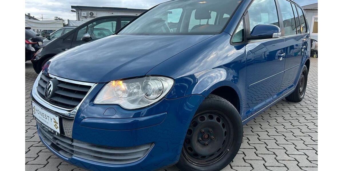 VW Touran 118.000 km 5.490 &euro; Babenhausen 64832