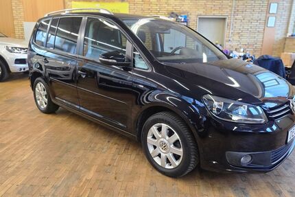 VW Touran 128.300 km 11.300 &euro; Büttelborn 64572