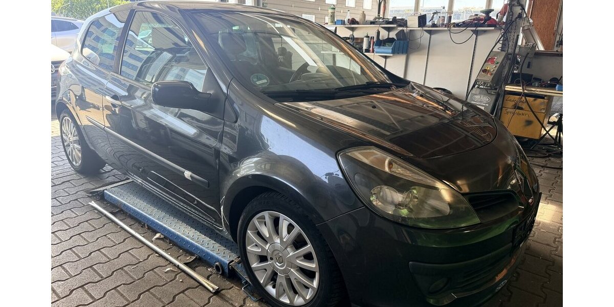 Renault Clio Exception-Startet nicht/Anlasser 205.000 km 499 &euro; Frankfurt 60386