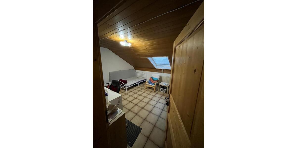 Etagenwohnung Groß-Gerau Gerau - 1 Zimmer, 130 m&sup2;, 550&euro; | Angebot:25650700