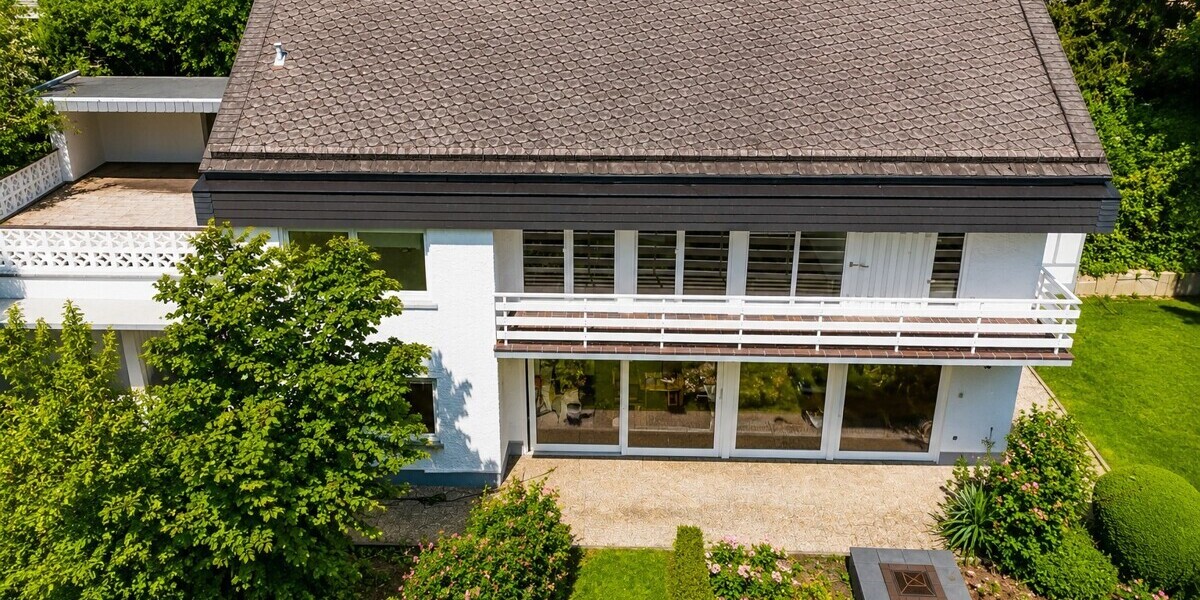 Großes Familienhaus am Sonnenhang mit Doppelgarage - Einfamilienhaus Eppstein | Angebot:27120640