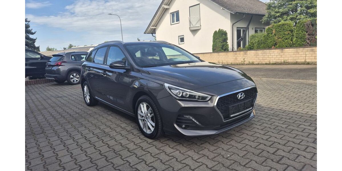 Hyundai i30 89.202 km 12.890 &euro; Rodgau 63110