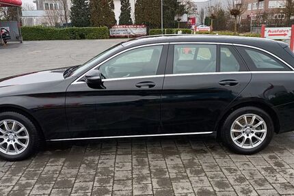 Mercedes-Benz 200 183.000 km 9.000 &euro; Griesheim 64347
