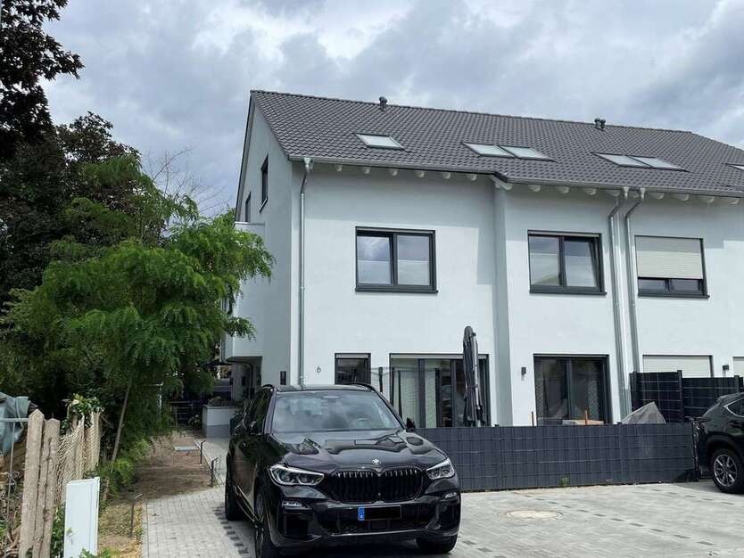 Haus zum Mieten in Erlensee 1.565 € 121 m²