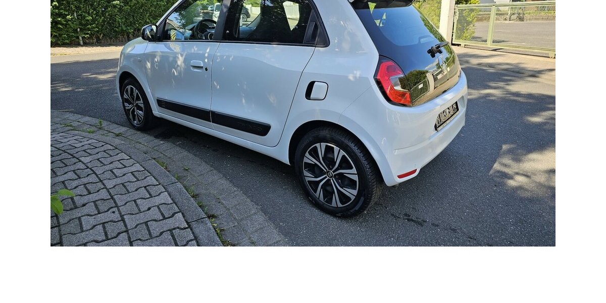Renault Twingo Zen 48.935 km 10.945 &euro; Schwalbach/Taunus 65824