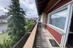 Großzügiges Zweifamilienhaus mit großen Gärten, Terrasse & Garage in ruhiger Lage