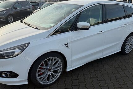Ford S-Max 2.0 Titanium/Sportpaket/20ZOLL 53.400 km 19.999 &euro; Frankfurt 60386