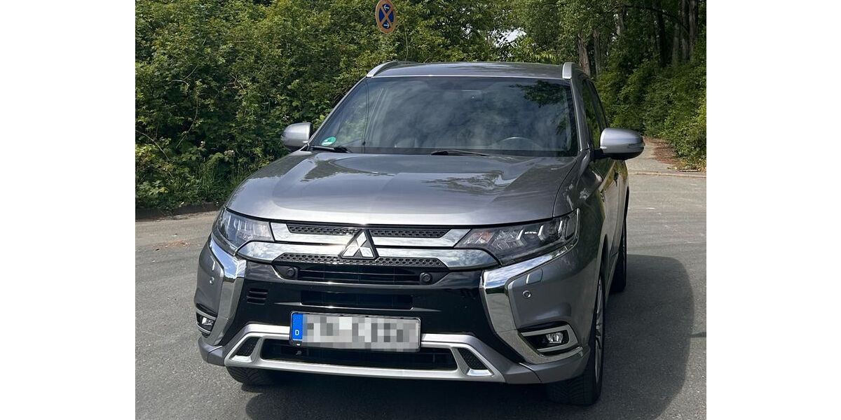 Mitsubishi Plug-in Hybrid Outlander 87.000 km 21.000 &euro; Eschborn 65760