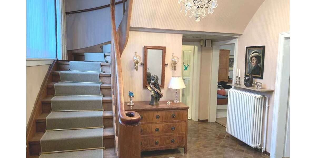 Haus zum Kaufen in Bad Homburg vor der Höhe 2.400.000 € 213 m² 10 zimmer