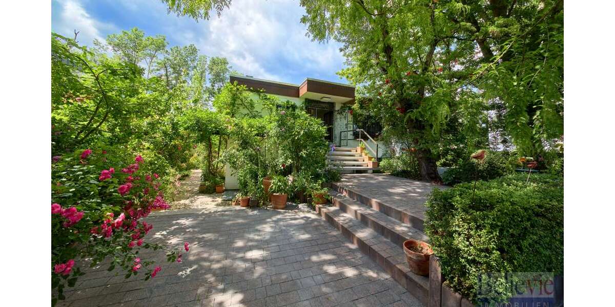 Haus zum Kaufen in Frankfurt am Main 1.389.000 € 366 m² 8 zimmer